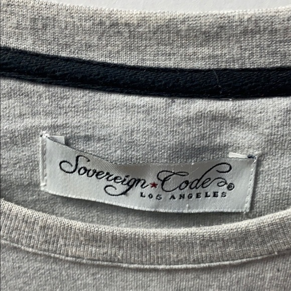 Design Crew Neck - Picture 2 of 3